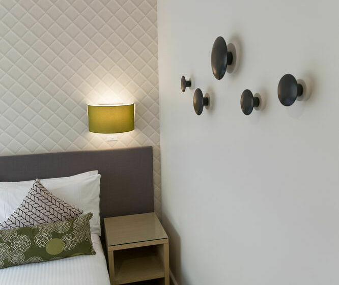 בית מלון כפרי Metro On Pitt