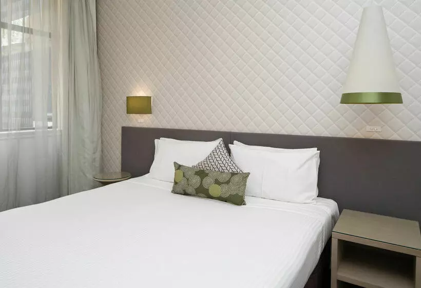 בית מלון כפרי Metro On Pitt