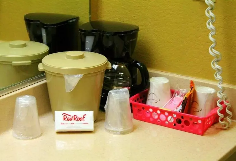 Отель Red Roof Inn Atlanta Southeast