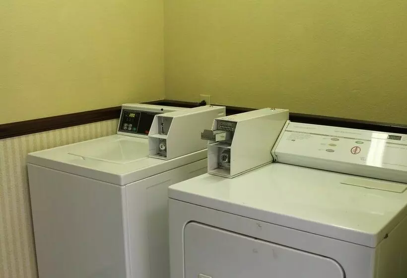 Отель Red Roof Inn Atlanta Southeast