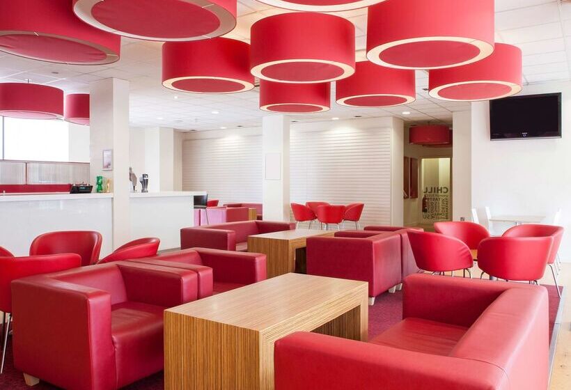 فندق Travelodge London Kew Bridge