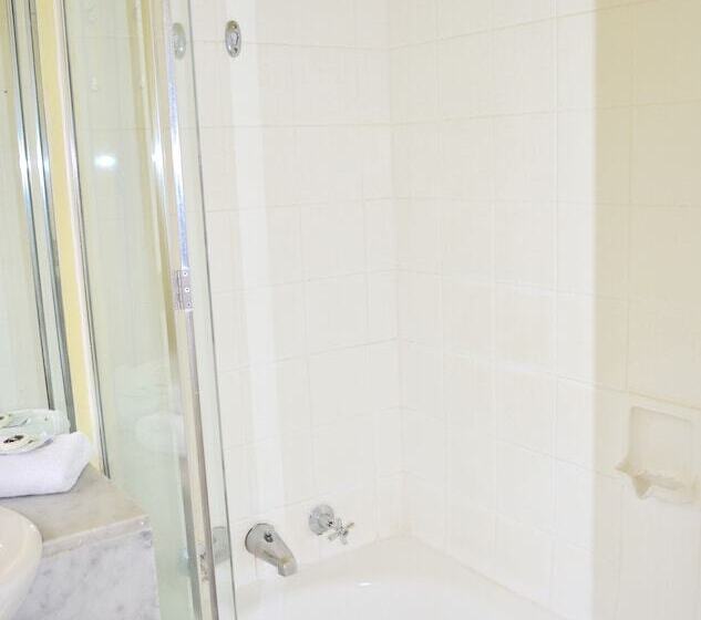 Knightsbridge Apartments