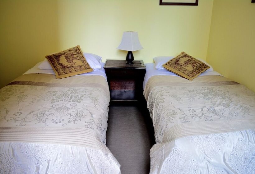 Knightsbridge Apartments