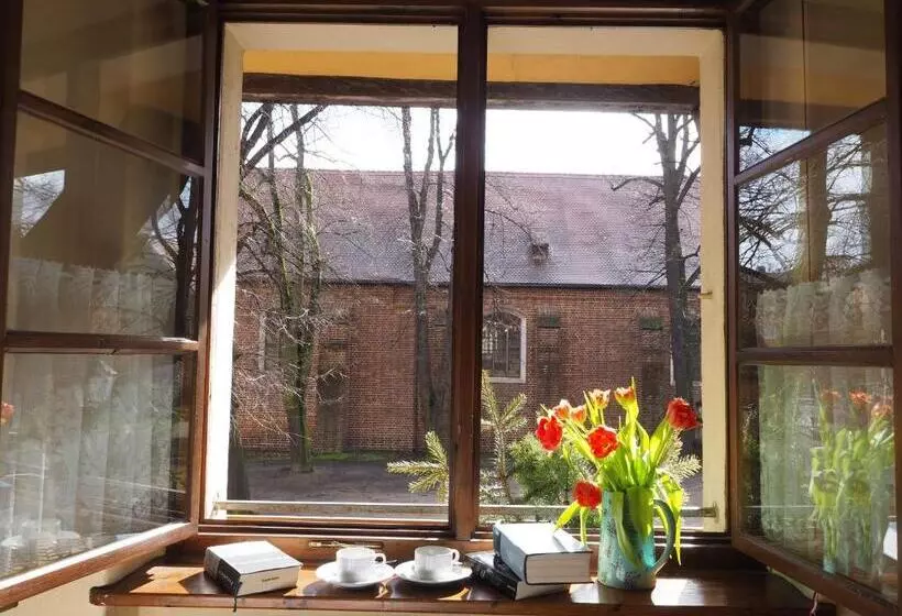 ベッドアンドブレックファースト Jugendgästehaus Cottbus