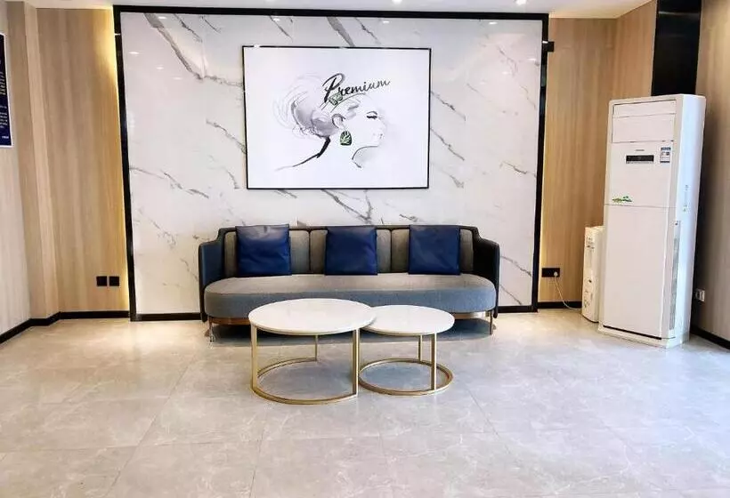 Hotelli 7days Premium Beijing Sanlitun Tuanjiehu Subway Station Branch