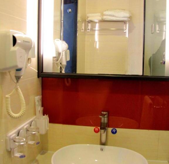 Hotelli 7days Premium Leshan Qianwei Fengye Fortune Center Branch