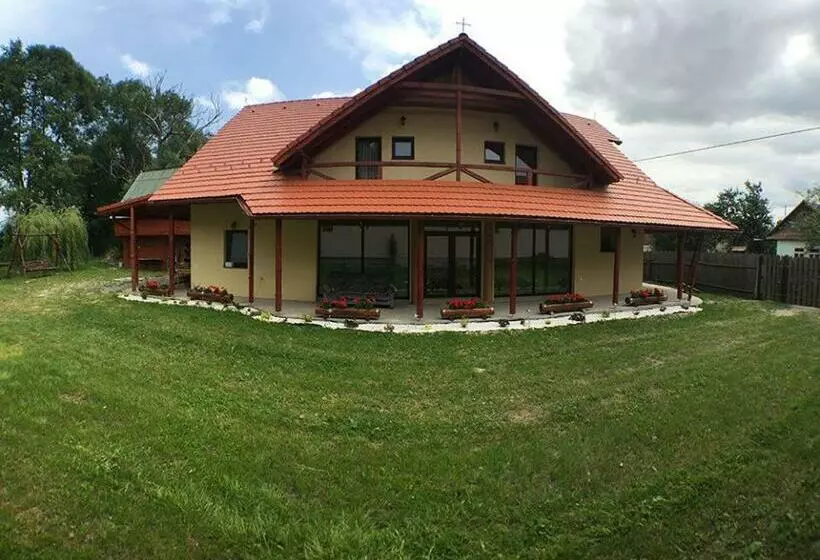 ペンション Fűzfa