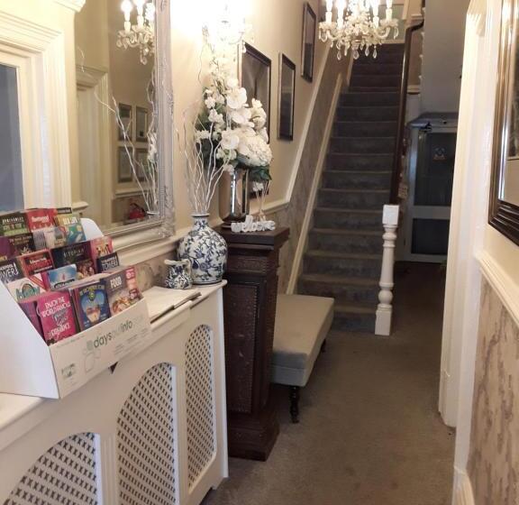 تختخواب و صبحانه Sonora Park