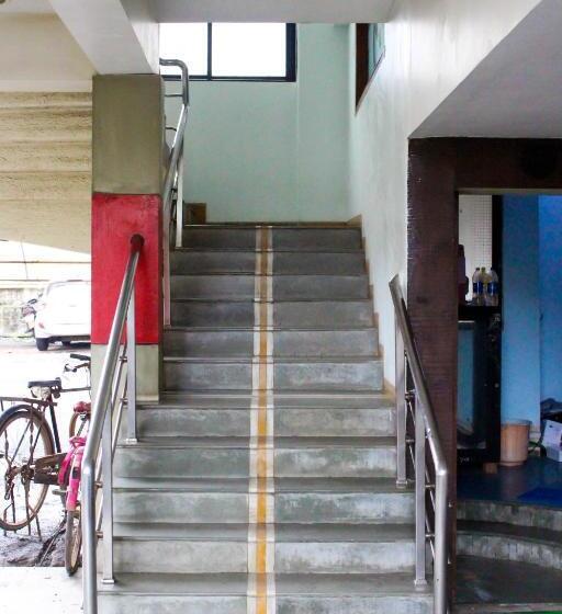 בית מלון כפרי Jay International