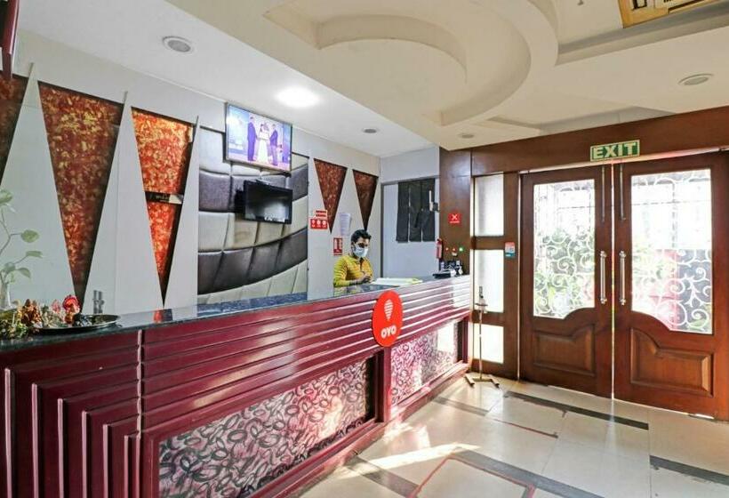 فندق Oyo 11061  Awesome