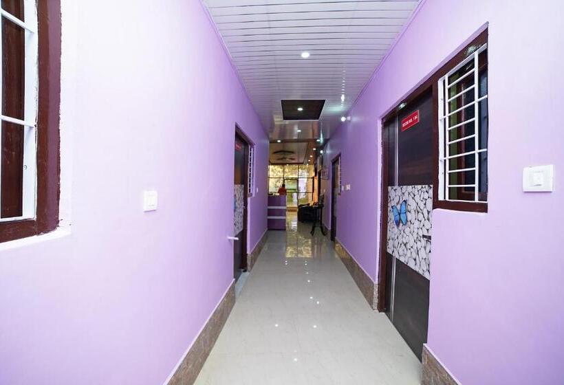 Hotell Oyo 41637 Tanvit Inn