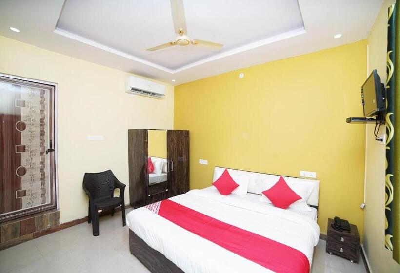 Hotell Oyo 41637 Tanvit Inn