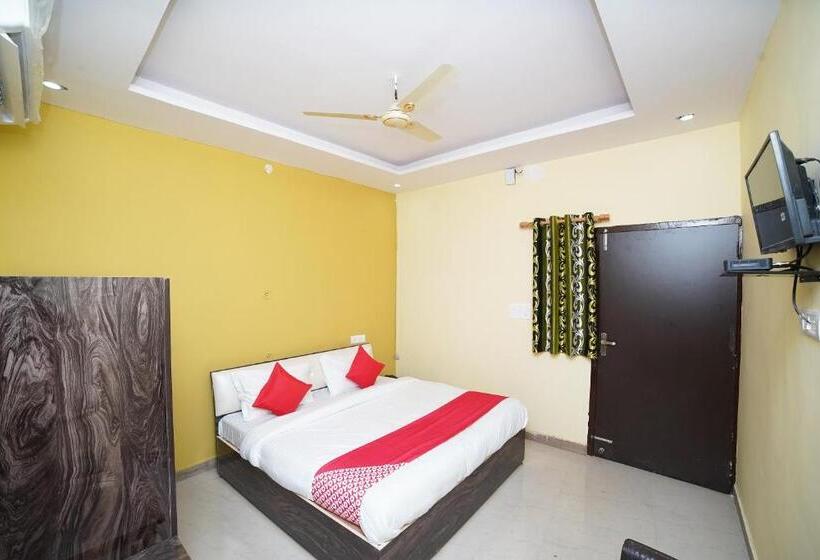 Hotell Oyo 41637 Tanvit Inn