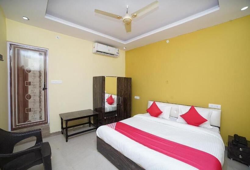 Hotell Oyo 41637 Tanvit Inn