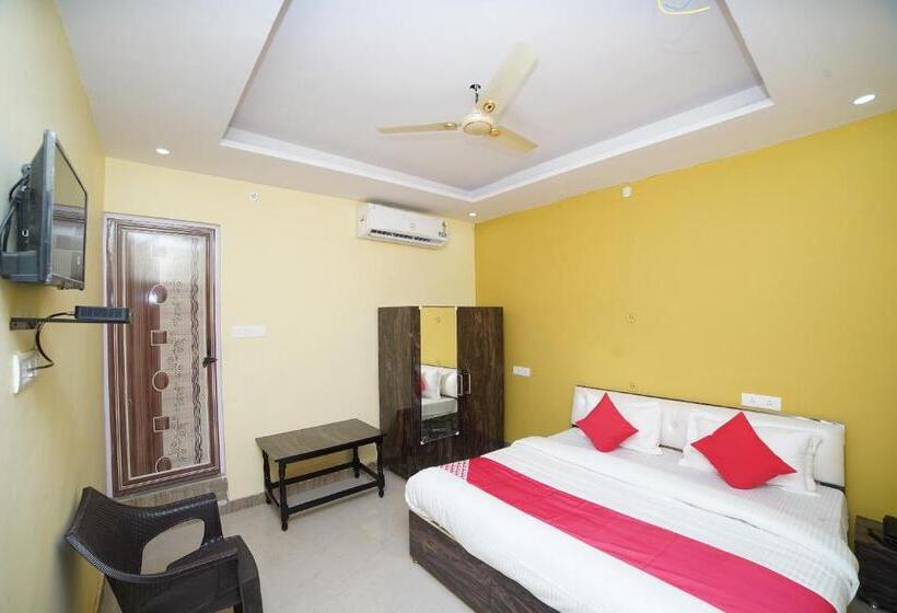 Hotell Oyo 41637 Tanvit Inn