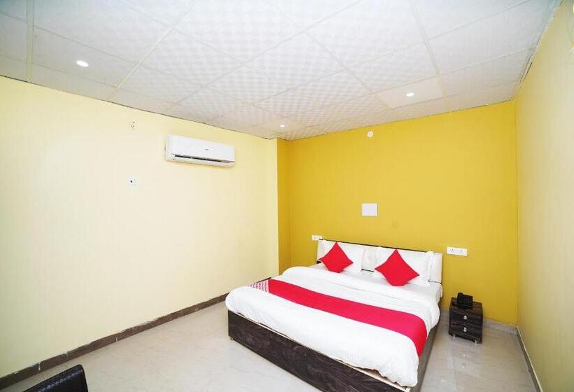 Hotell Oyo 41637 Tanvit Inn