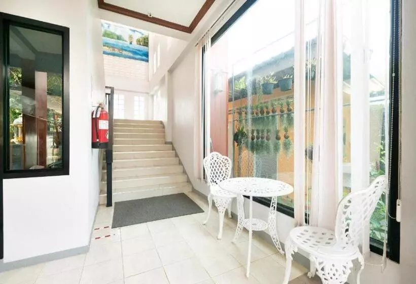 Hotelli Oyo 732 Juthamas