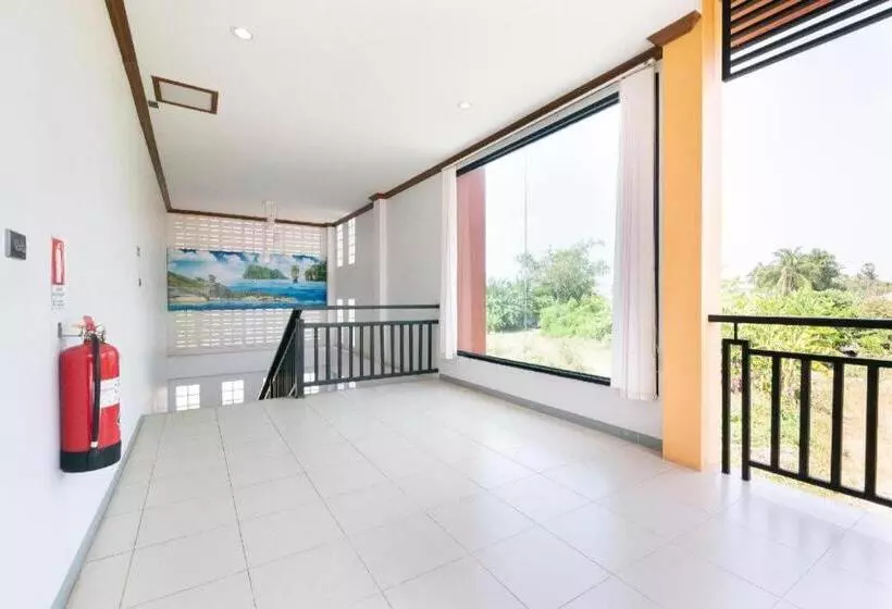 Hotelli Oyo 732 Juthamas