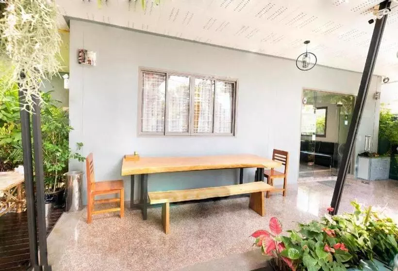 Hotelli Oyo 732 Juthamas