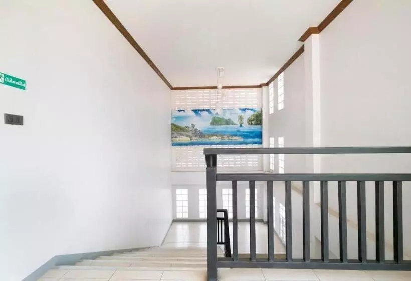 Hotelli Oyo 732 Juthamas