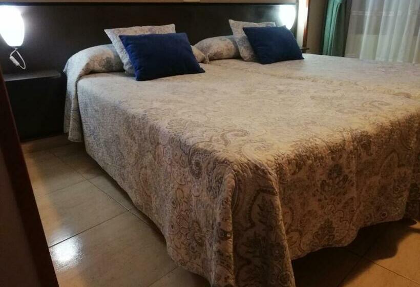 בית מלון כפרי Restaurante Oviedo