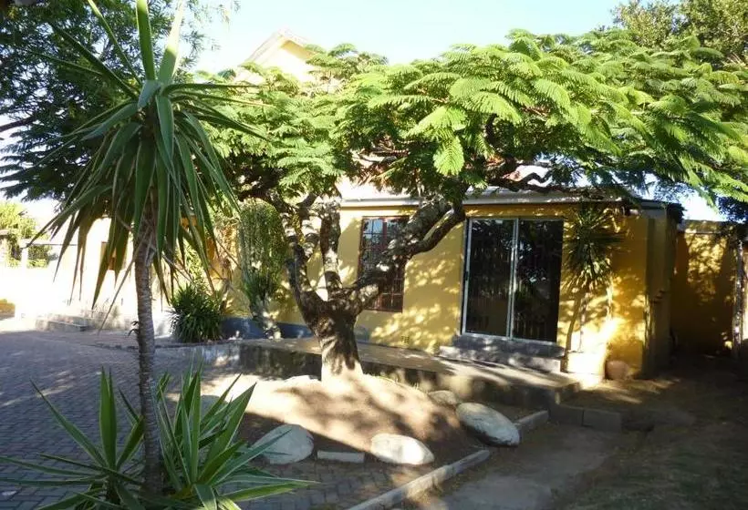 تختخواب و صبحانه Royal Guest House