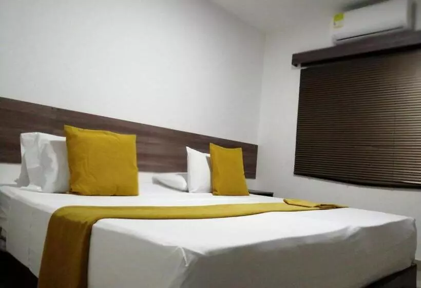 ホテル Aparta Suites La Flora