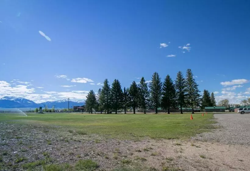 Motelli Sportsmans Lodge