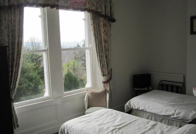 پانسیون Bron Orme Private