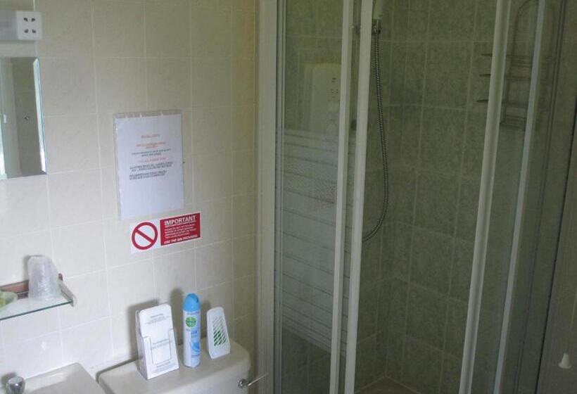 پانسیون Bron Orme Private