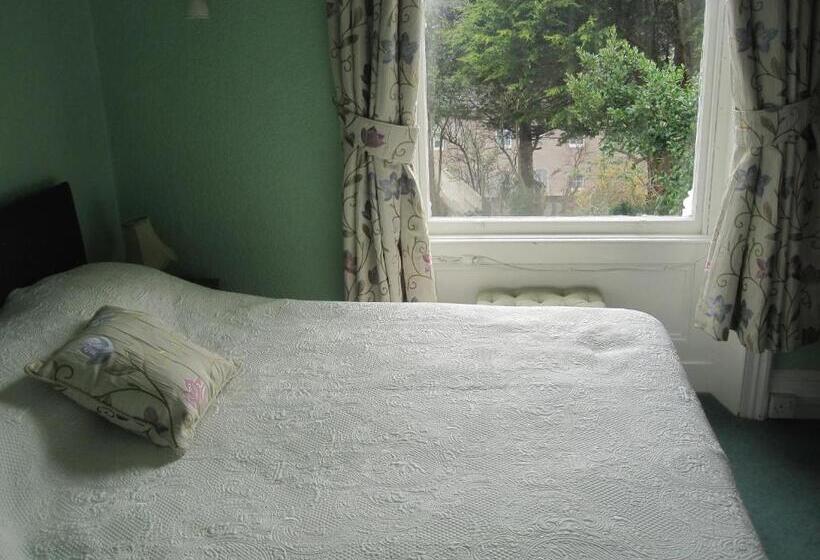 پانسیون Bron Orme Private