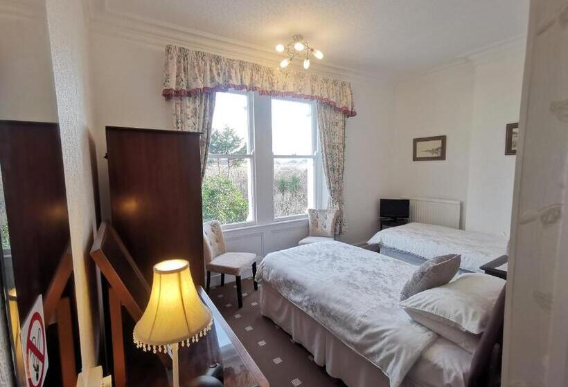 پانسیون Bron Orme Private