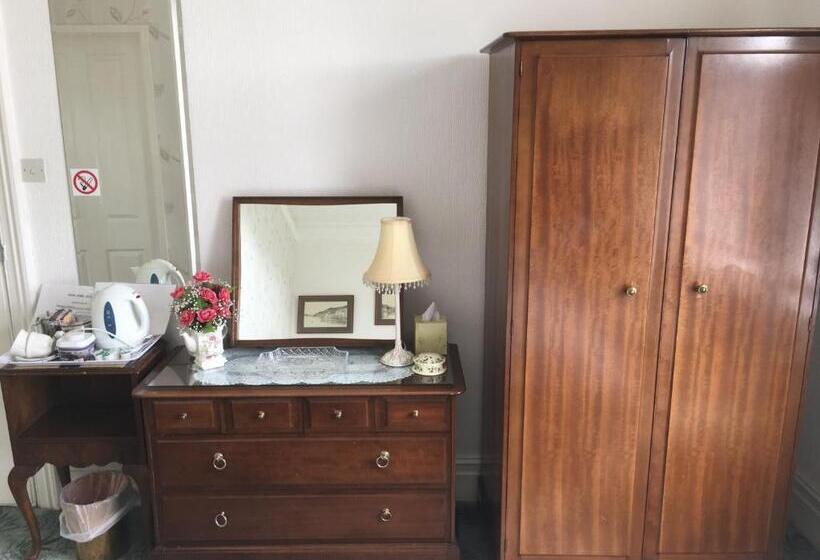 پانسیون Bron Orme Private