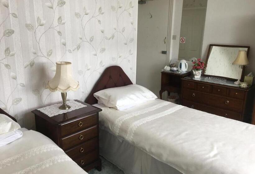 پانسیون Bron Orme Private