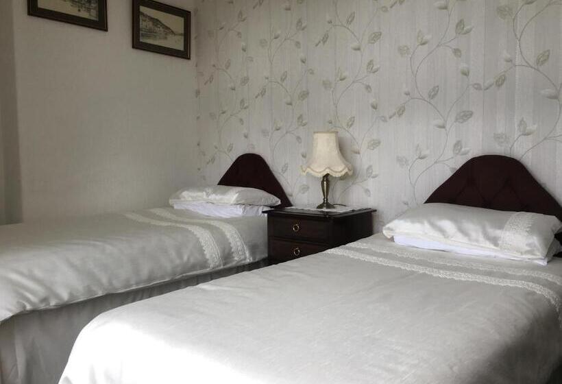 پانسیون Bron Orme Private