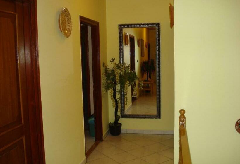 פנסיון Royal Villa