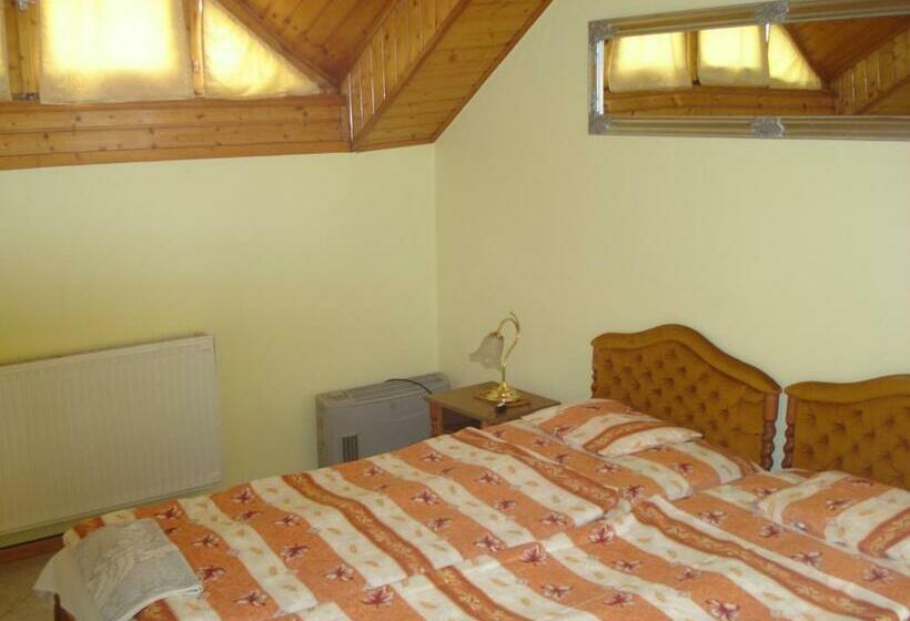 פנסיון Royal Villa