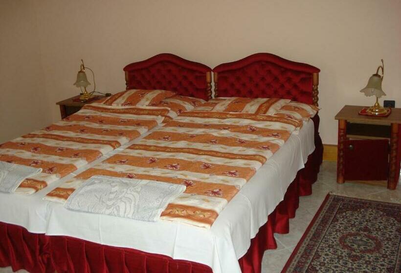 פנסיון Royal Villa