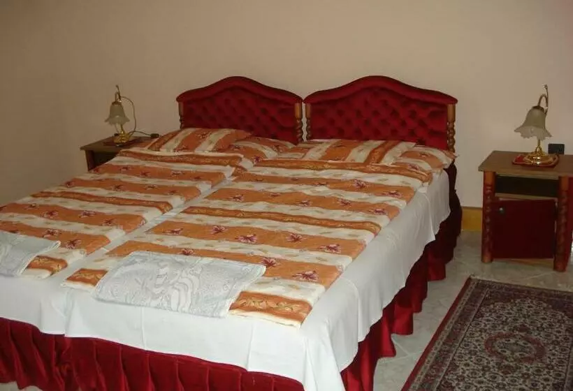پانسیون Royal Villa