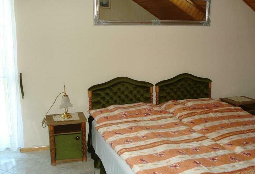 פנסיון Royal Villa