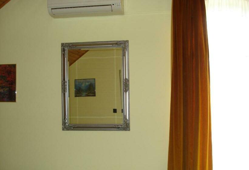 פנסיון Royal Villa