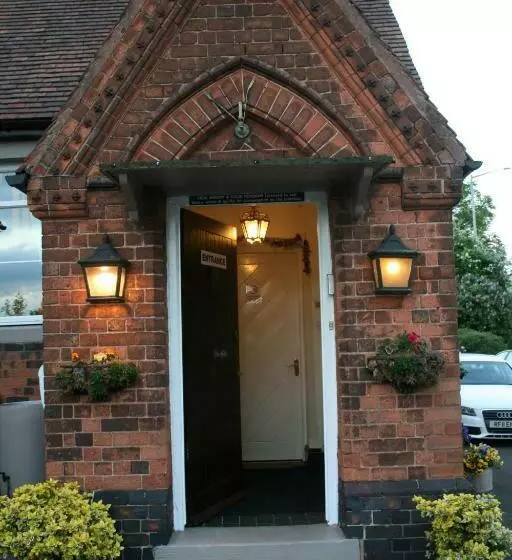 پانسیون The Old School House