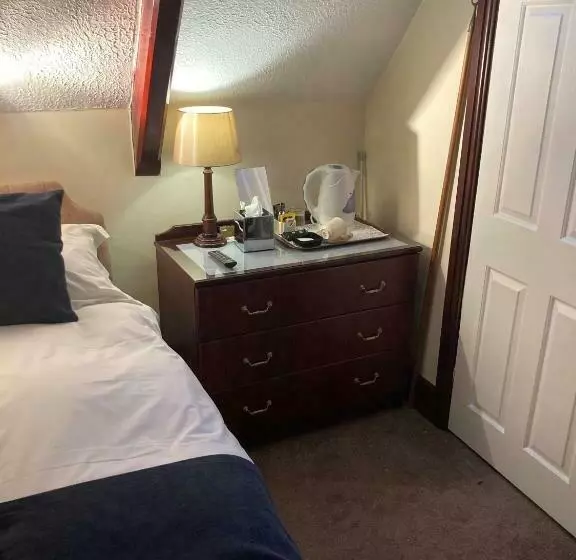 پانسیون The Old School House