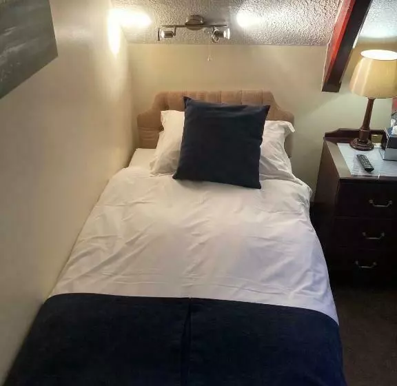 پانسیون The Old School House