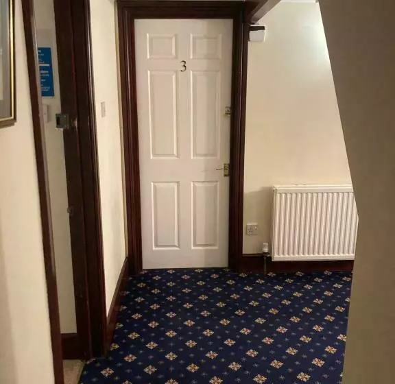 پانسیون The Old School House