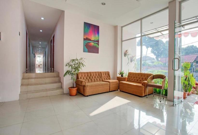 Hotel Super Collection O 3876 The Aurora Inn Lembang