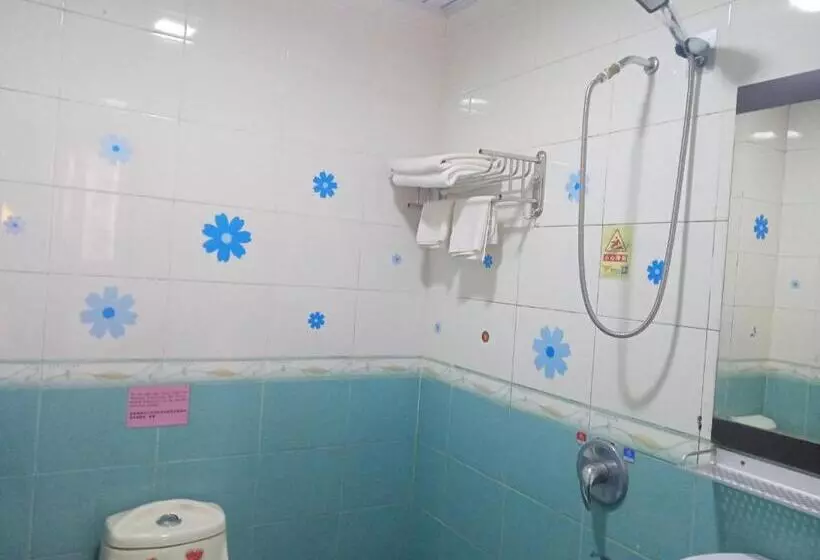 Majatalo Climbers Inn Yangshuo