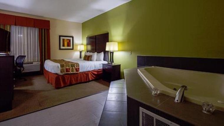 فندق Best Western Plus Huntersville