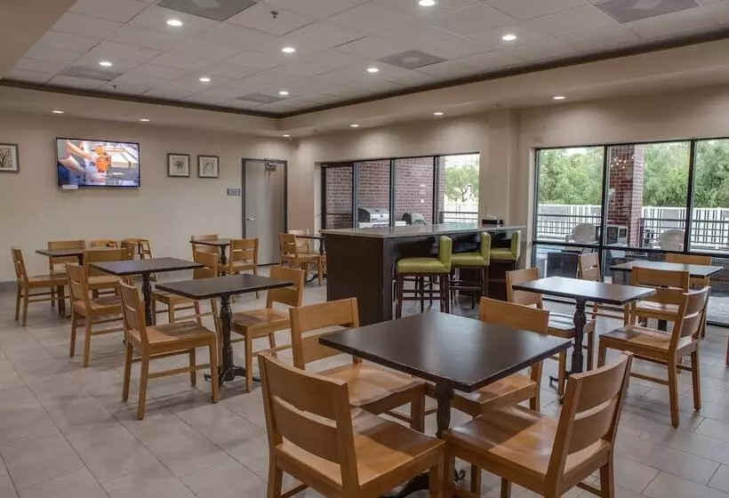 Отель Country Inn & Suites By Radisson, Harlingen, Tx