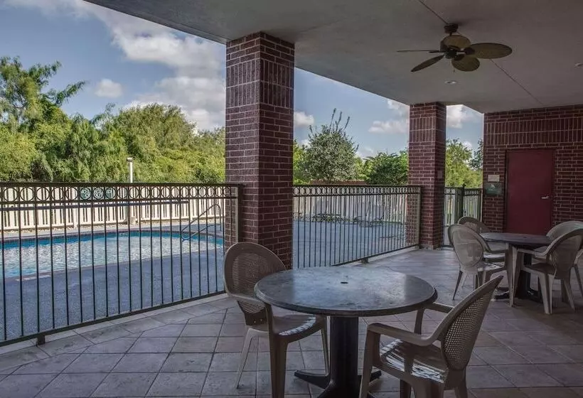Отель Country Inn & Suites By Radisson, Harlingen, Tx